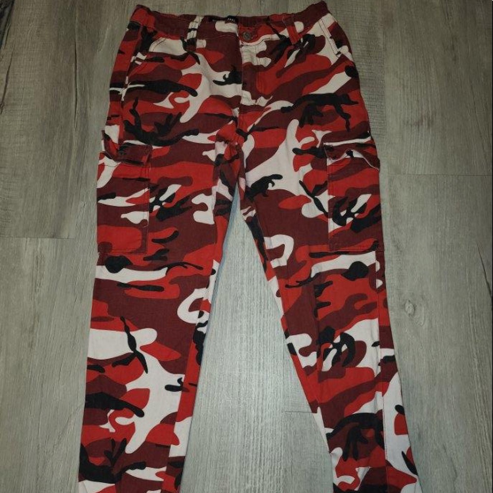 Red Camouflage Size Large Jeggings